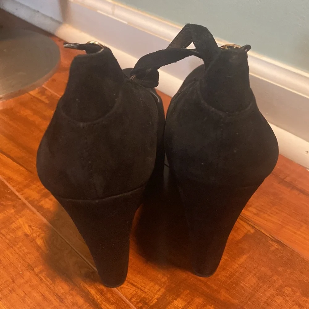 NEW SAM EDELMAN QUINN PLATFORM PUMPS
